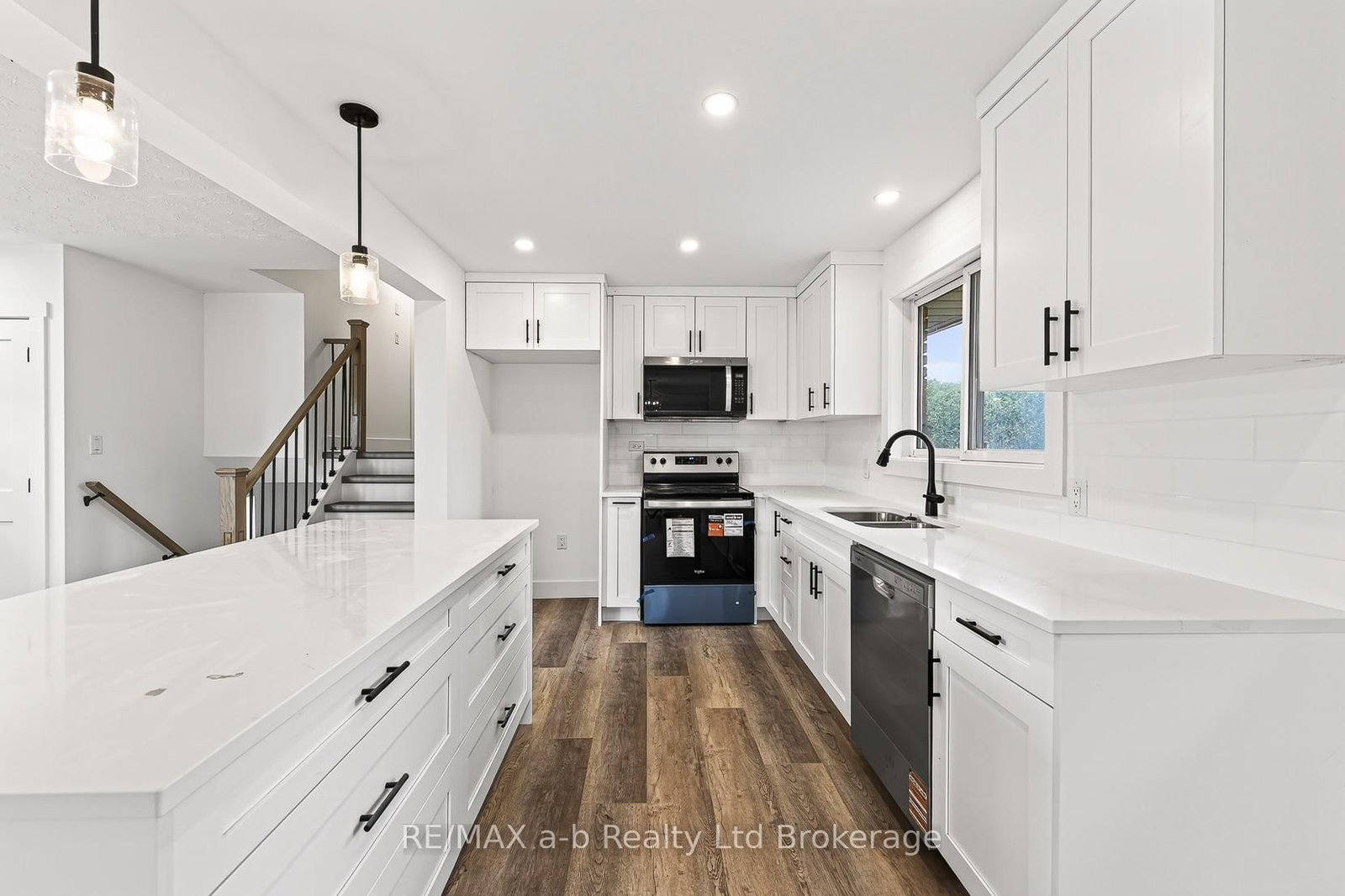 317 Russell Street • Woodstock, ON photo 8