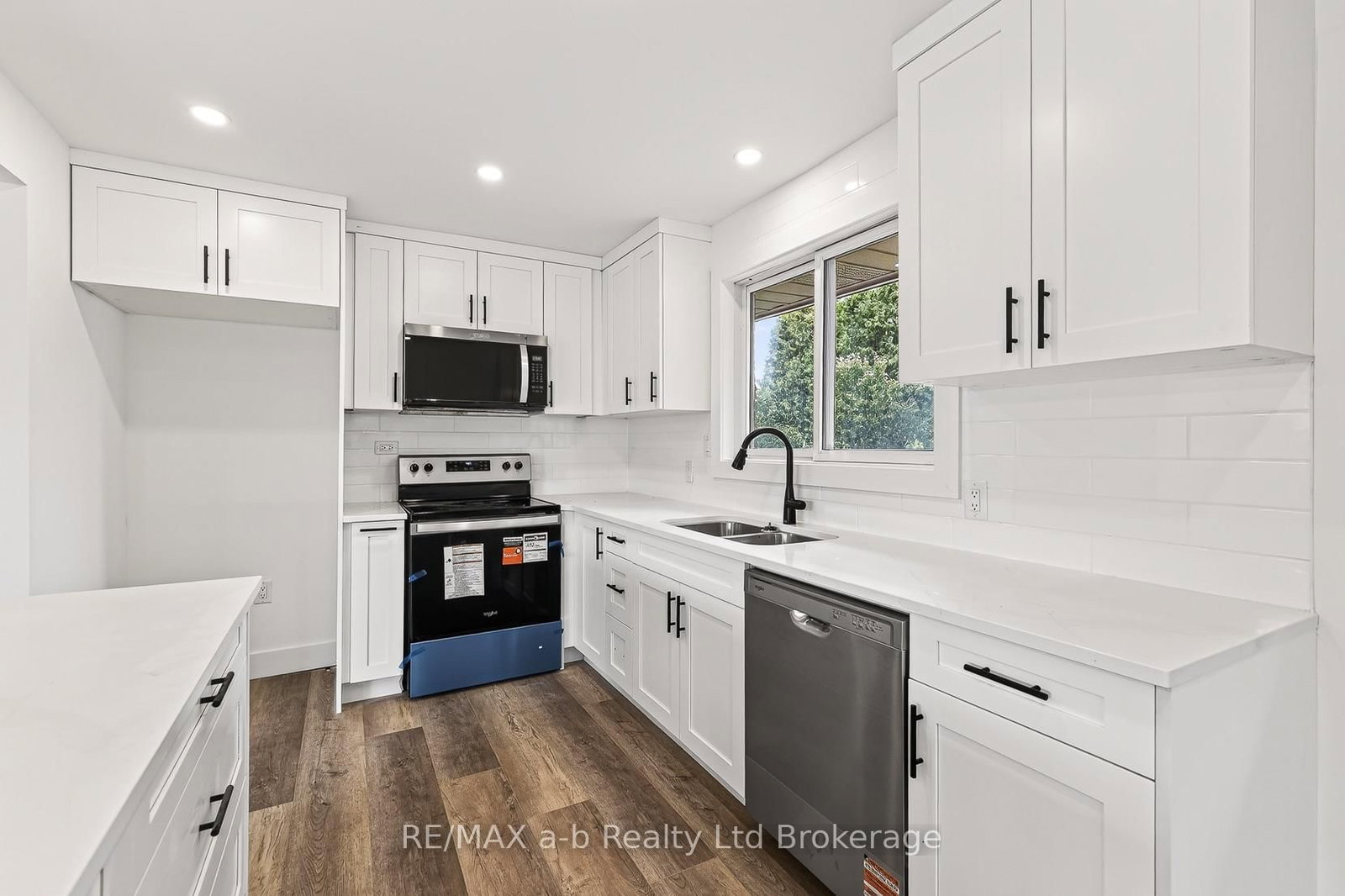 317 Russell Street • Woodstock, ON photo 9
