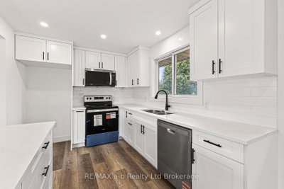 317 Russell Street • Woodstock, ON photo 9