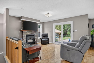 8251 Ranita Crescent • Metcalfe, ON photo 4