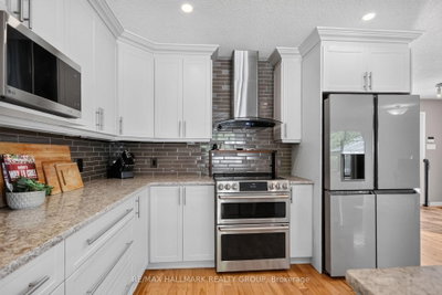 8251 Ranita Crescent • Metcalfe, ON photo 5