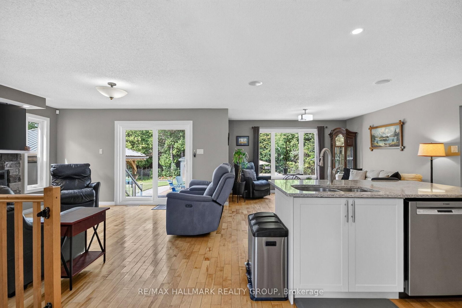 8251 Ranita Crescent • Metcalfe, ON photo 8
