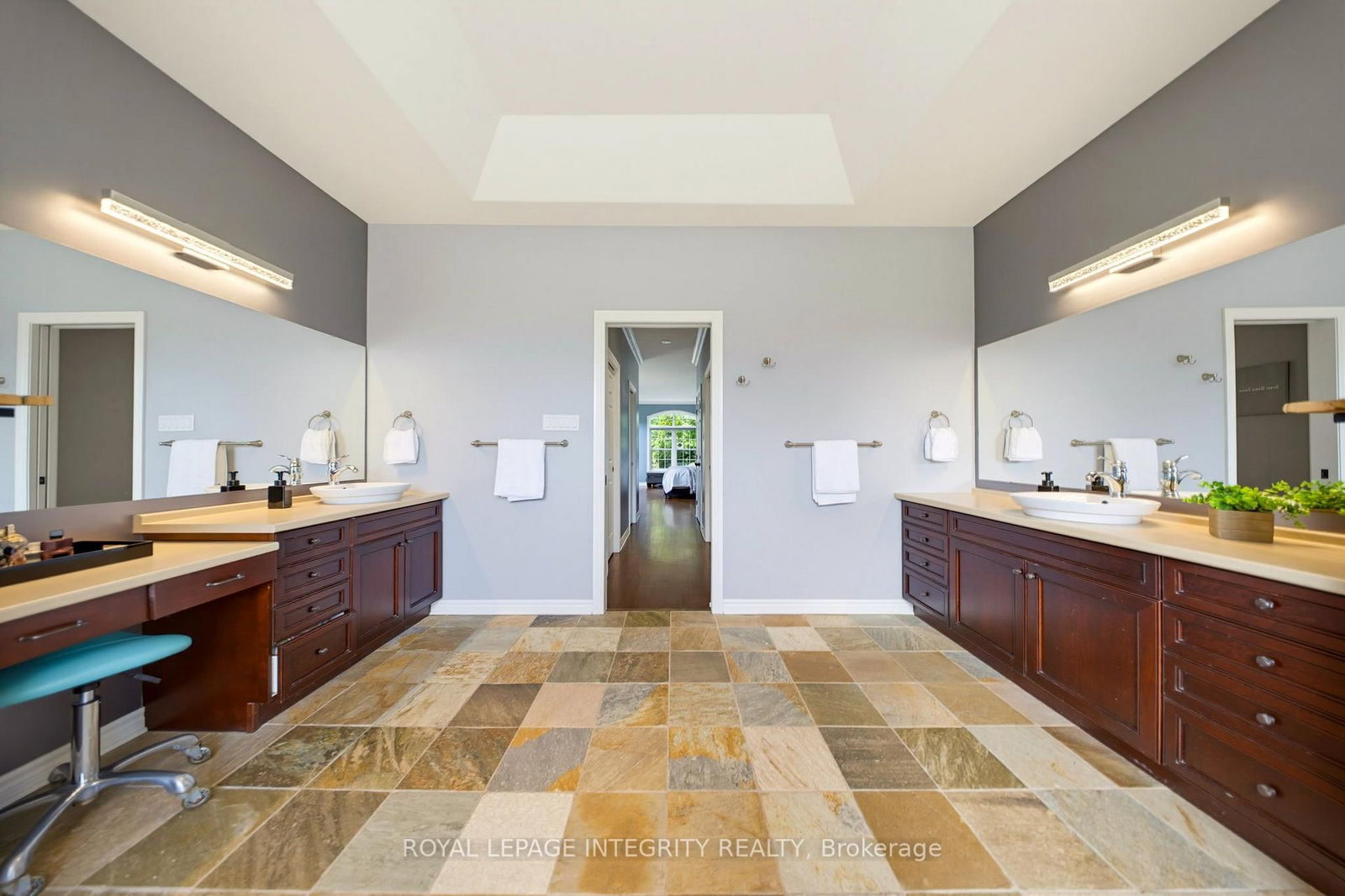 562 Pennycross Lane • Carp, ON photo 23