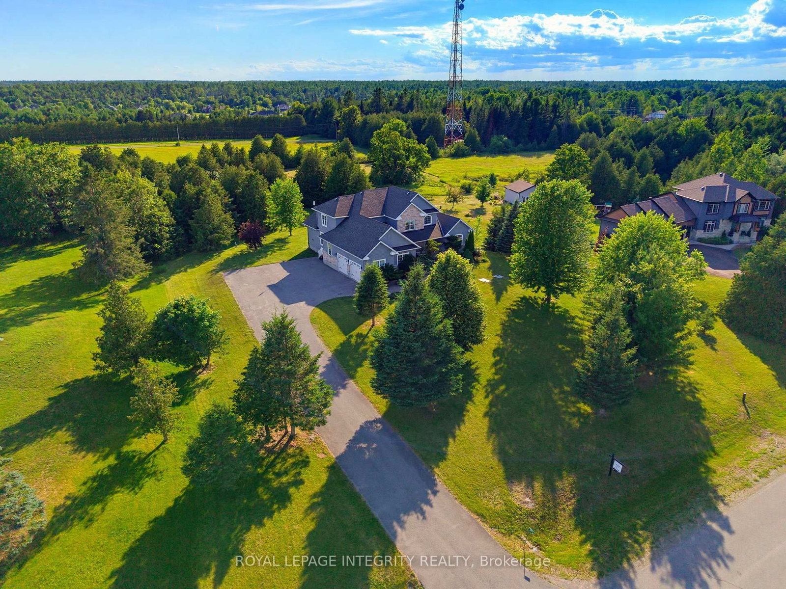 562 Pennycross Lane • Carp, ON photo 3