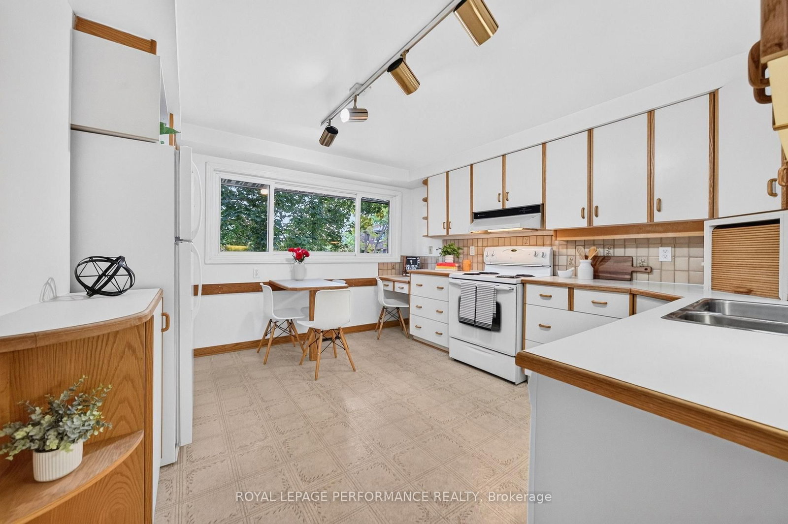 2 Bertona Street • #23 • Ottawa, ON photo 16