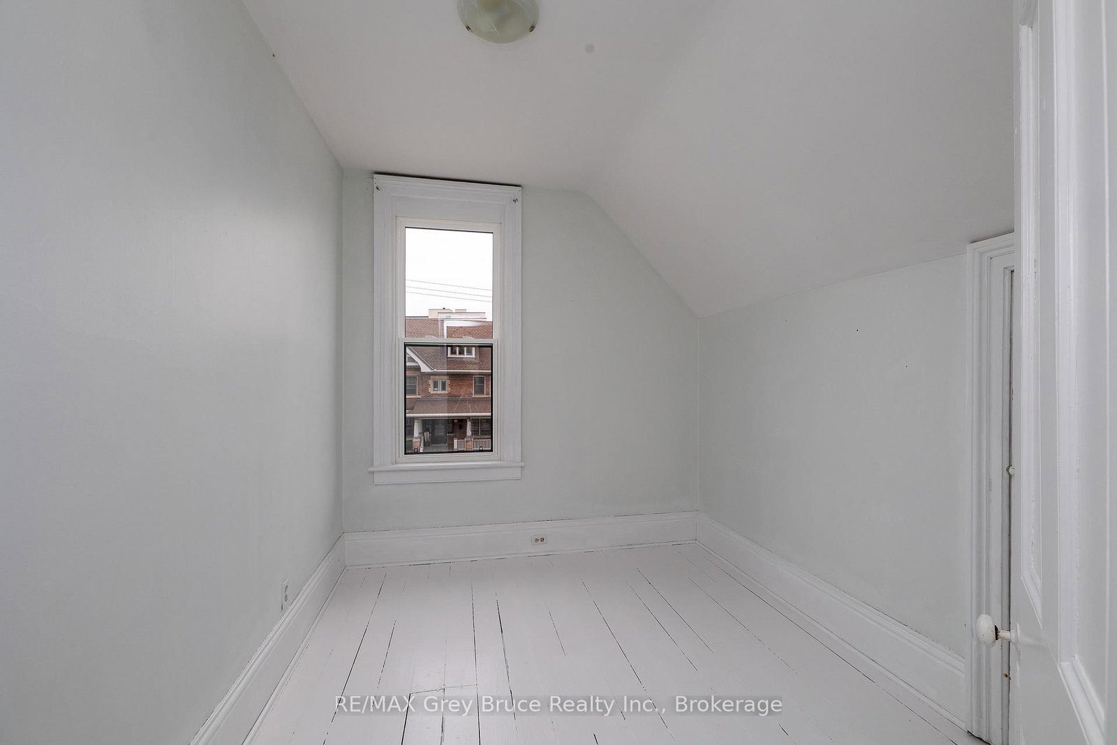 902 2nd Avenue W • Owen Sound, ON photo 17