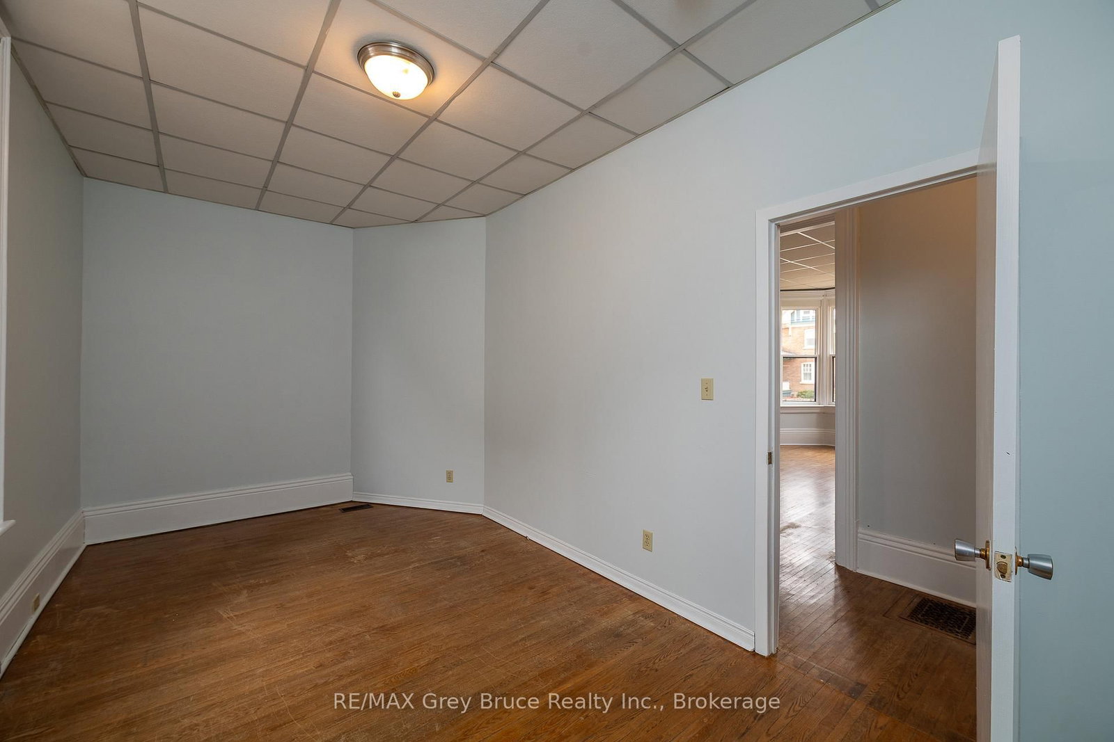 902 2nd Avenue W • Owen Sound, ON photo 36