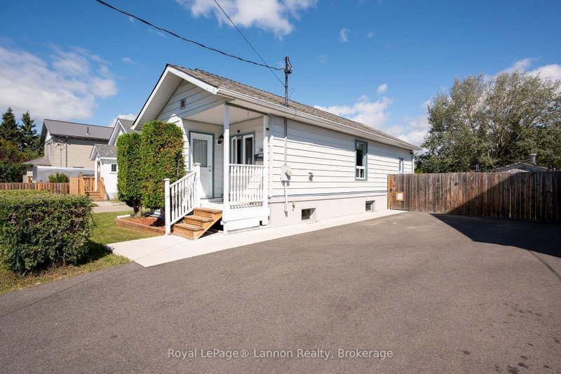 368 Mcintyre Street N
