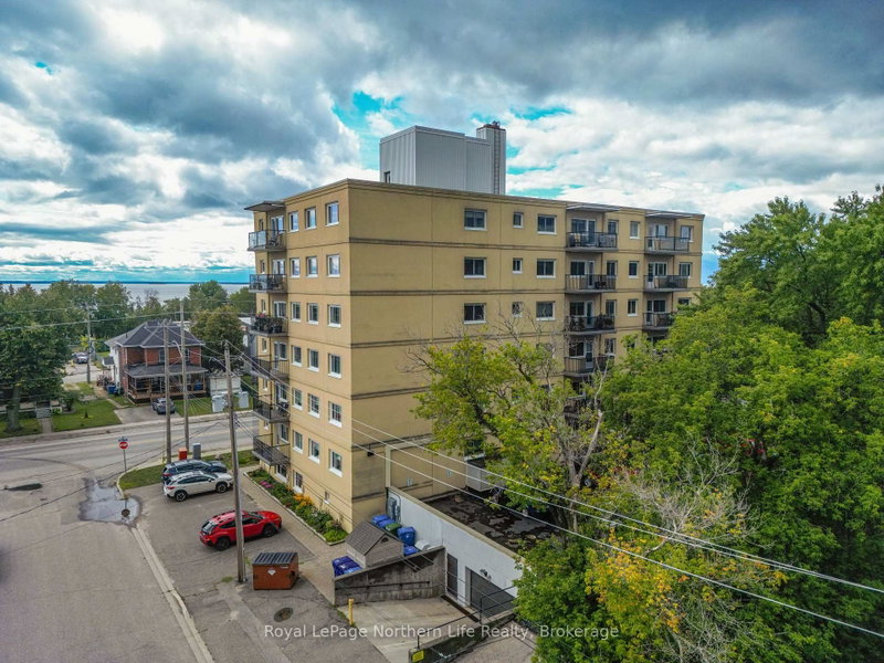 202 - 810 Main Street W