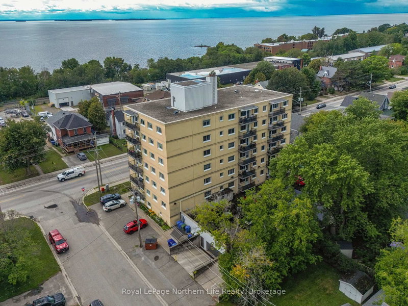 202 - 810 Main Street W