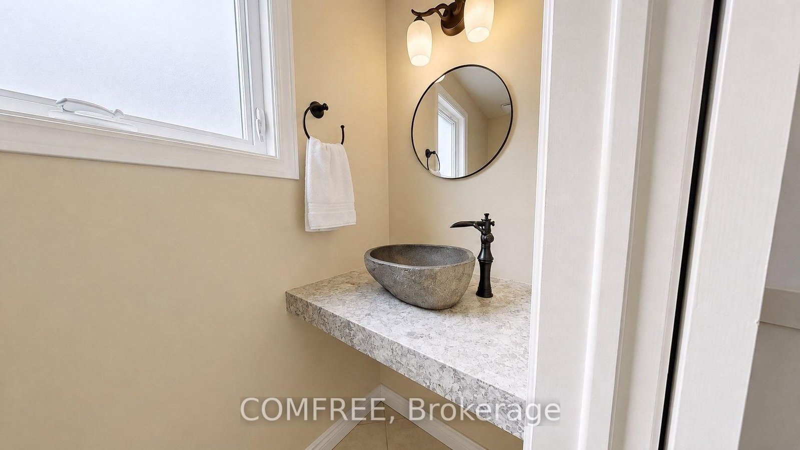 1302 Parc Du Village Street • Orleans, ON photo 11