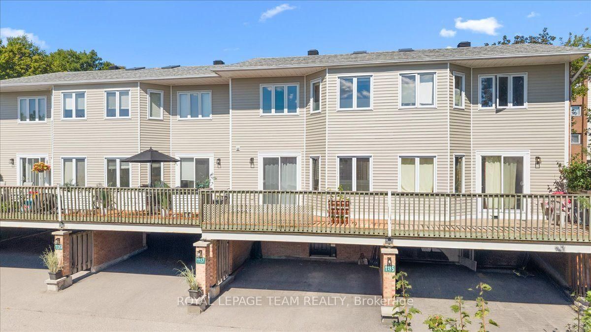 1137 Chimney Hill Way • Ottawa, ON photo 1