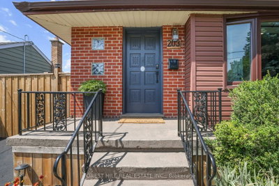 203 Merlin Crescent • London East, ON photo 4