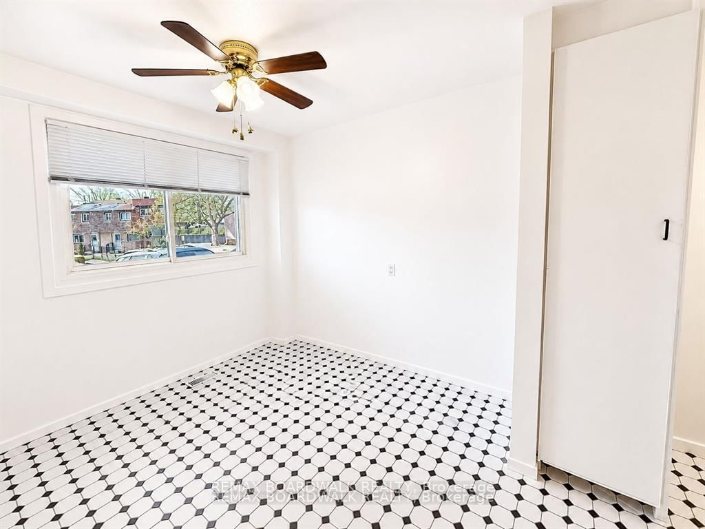 53J Sumac Street • Ottawa, ON photo 3