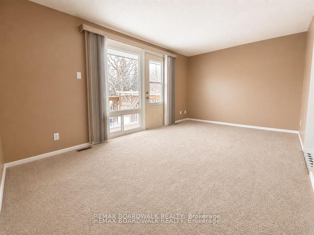 53J Sumac Street • Ottawa, ON photo 4