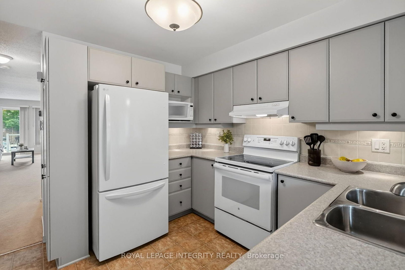 795 Longfields Drive • Ottawa, ON photo 8