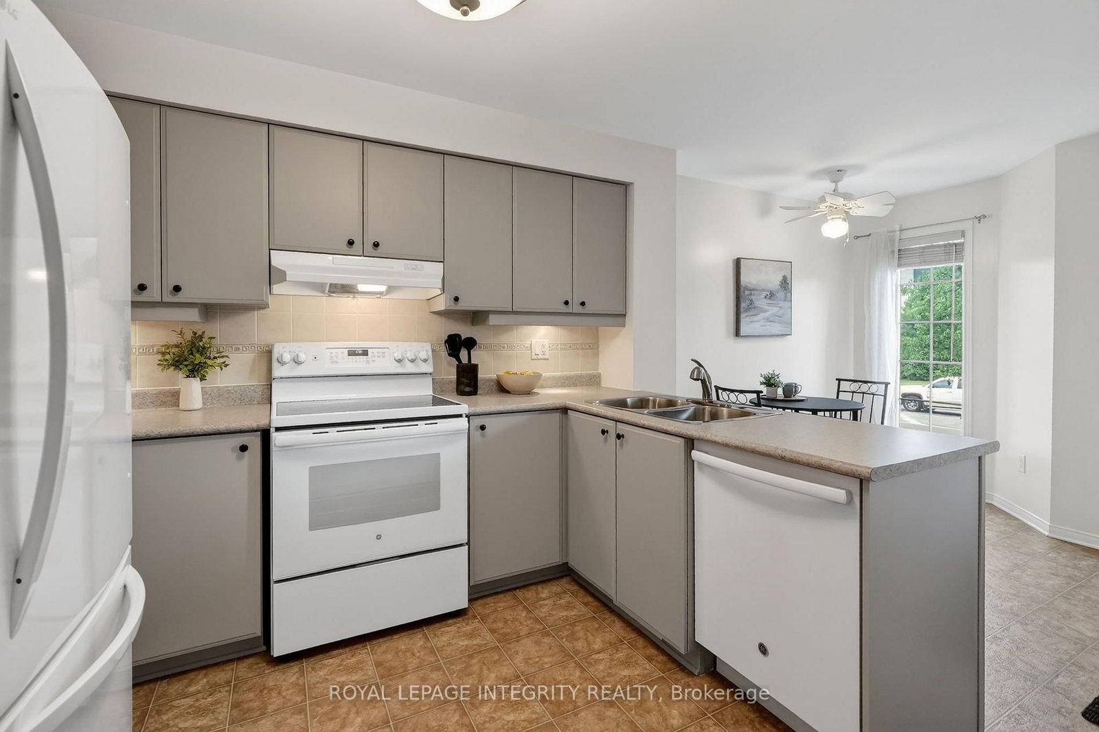 795 Longfields Drive • Ottawa, ON photo 9