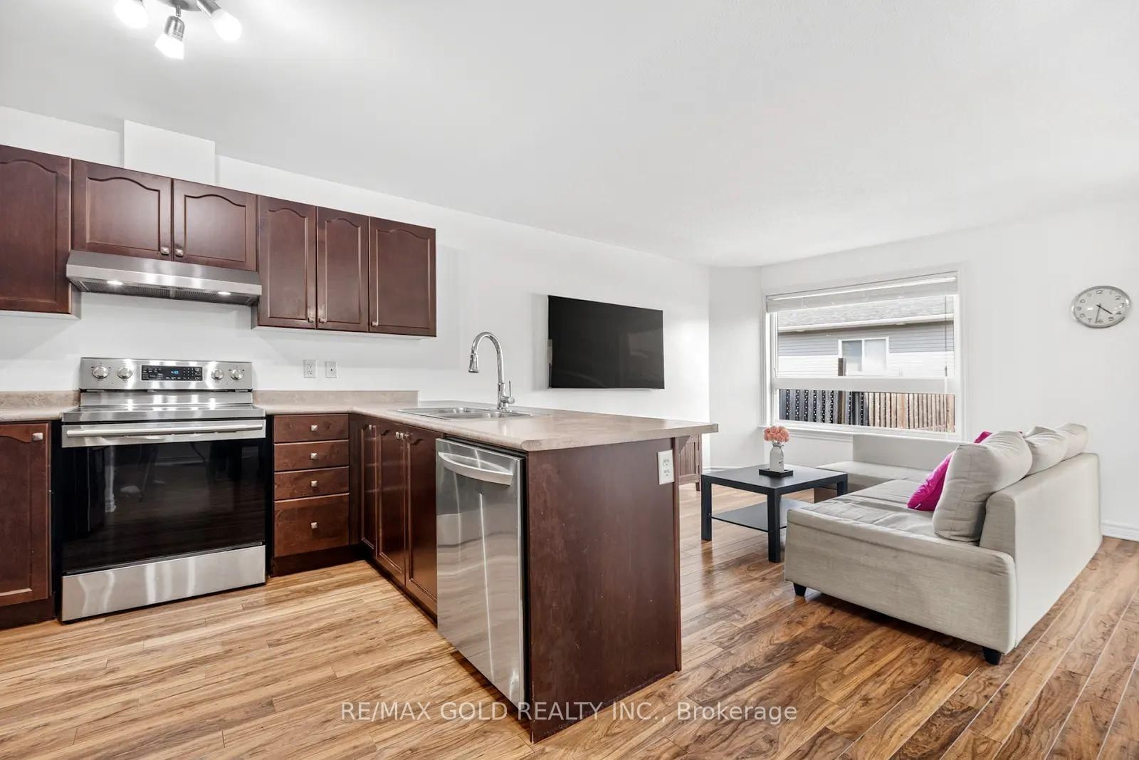 106 Thomas Street S • Arnprior, ON photo 12