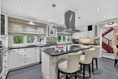 1907 Fairmeadow Crescent • Ottawa, ON photo 5