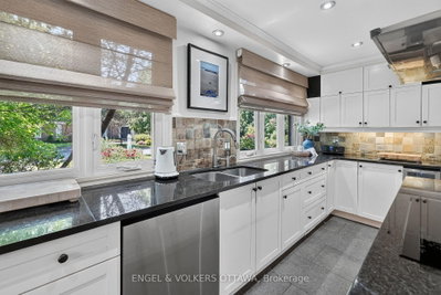 1907 Fairmeadow Crescent • Ottawa, ON photo 6