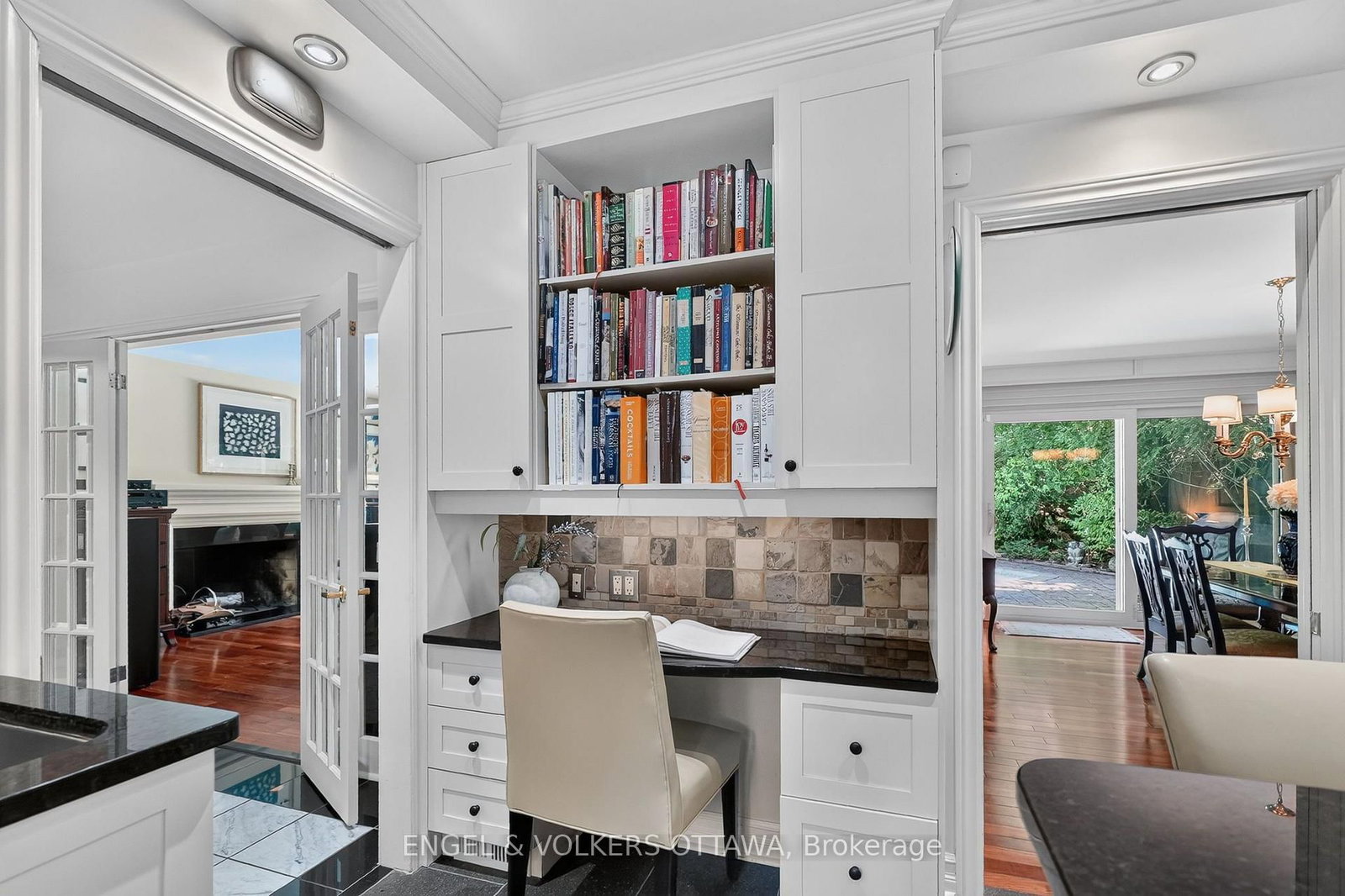 1907 Fairmeadow Crescent • Ottawa, ON photo 8