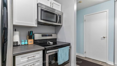 735 DEVERON Crescent • #116 • London South, ON photo 8