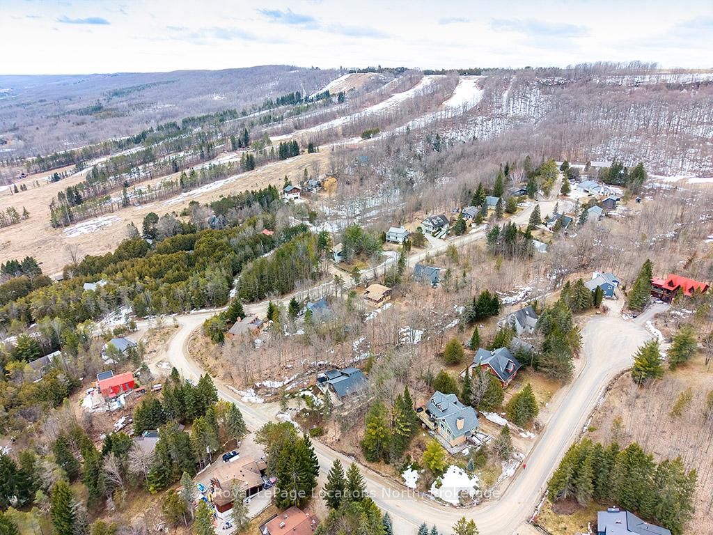 112 Amik Court • Grey Highlands, ON photo 4