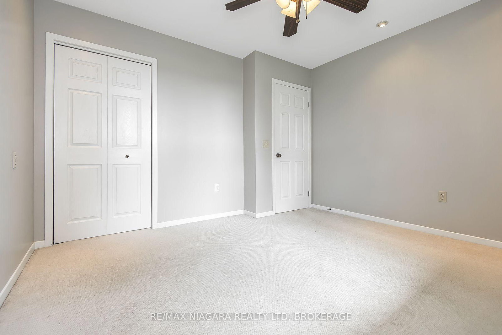 15 Windsor Terrace • Port Colborne, ON photo 17