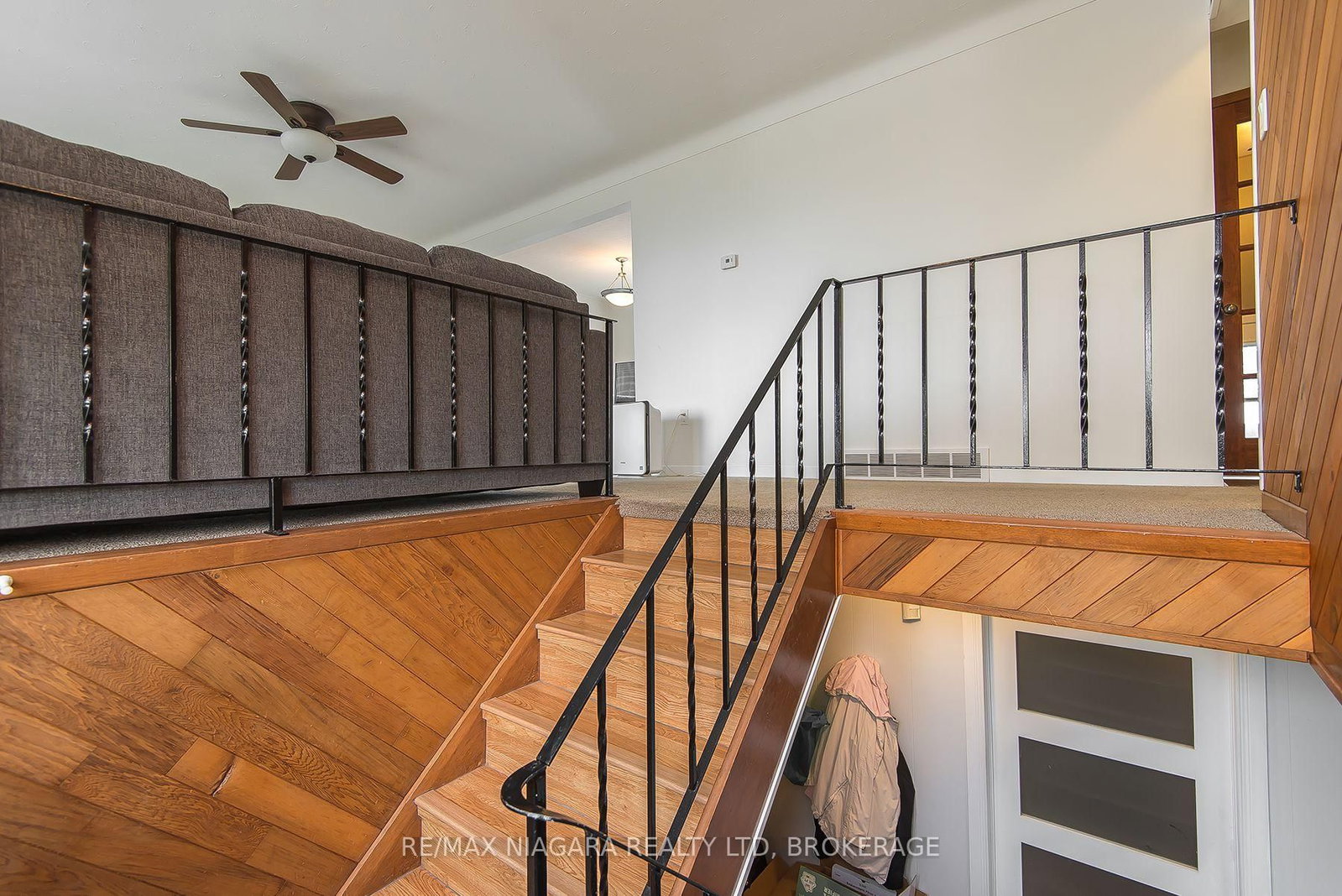 15 Windsor Terrace • Port Colborne, ON photo 4
