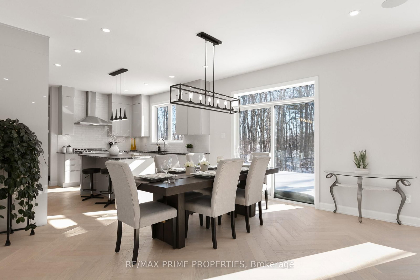 820 MERCIER Crescent • Ottawa, ON photo 14