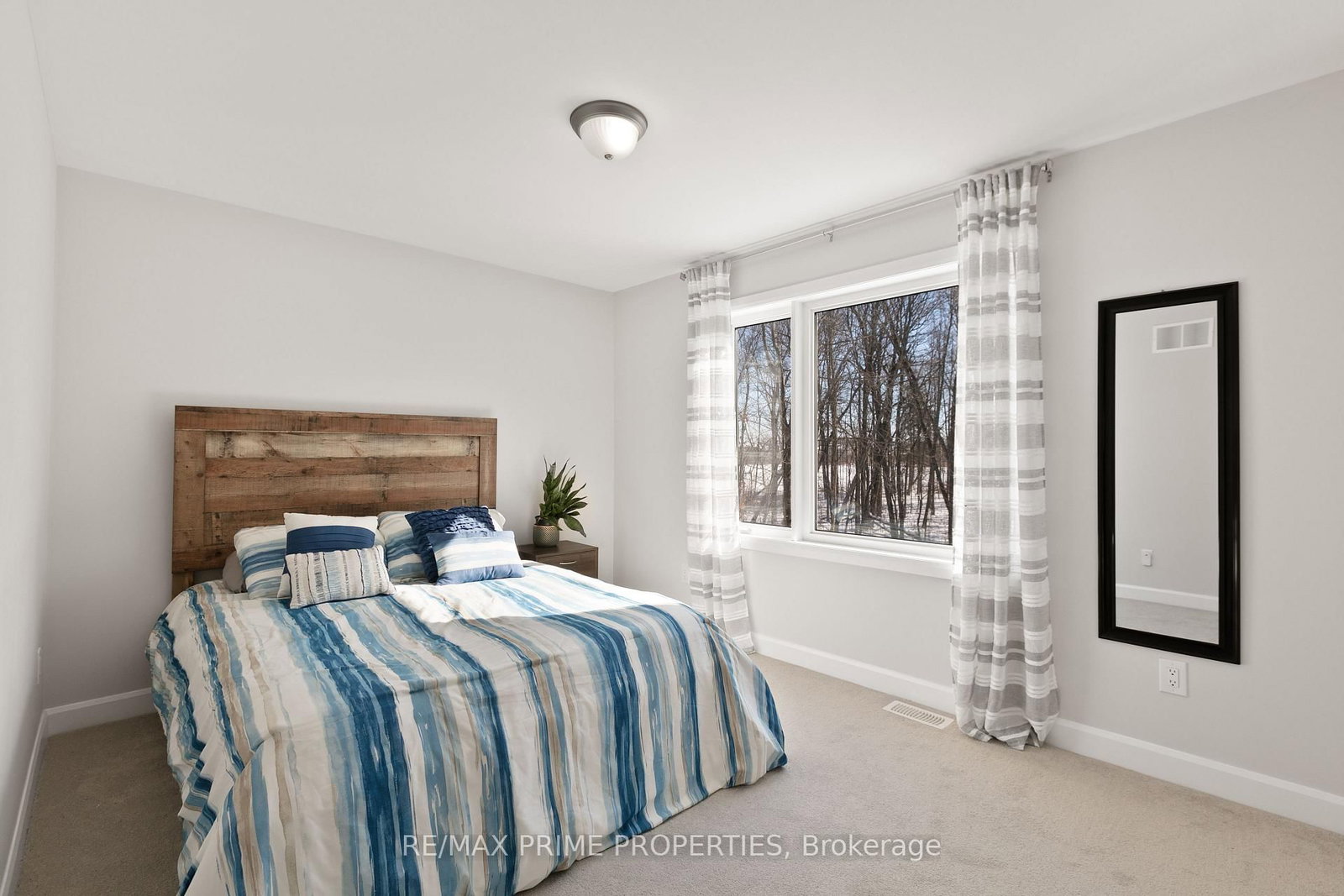 820 MERCIER Crescent • Ottawa, ON photo 28