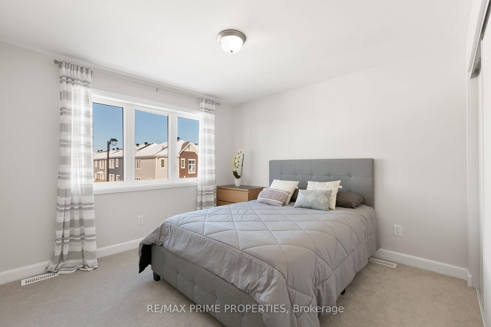 820 MERCIER Crescent • Ottawa, ON photo 30