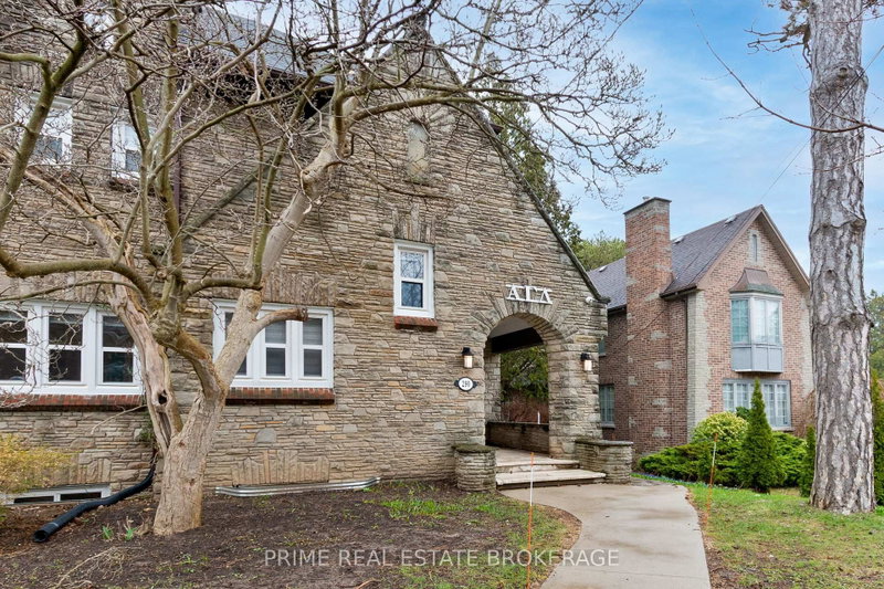 290 Huron Street