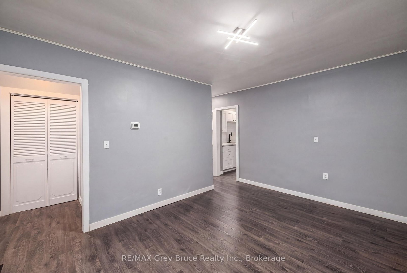 701 5th Street E • Owen Sound, ON photo 4