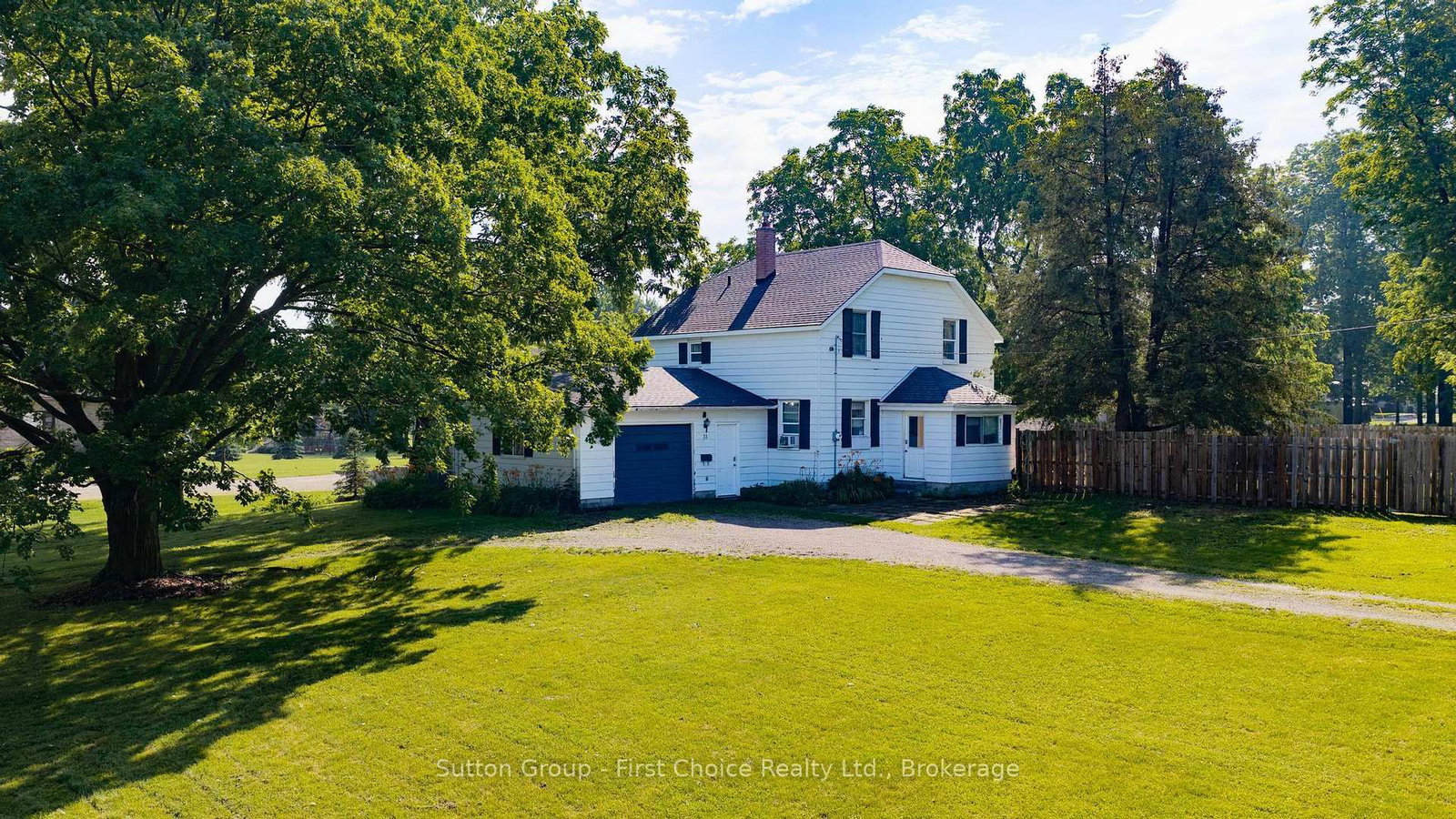 33 Bayfield Street • Huron East, ON photo 3