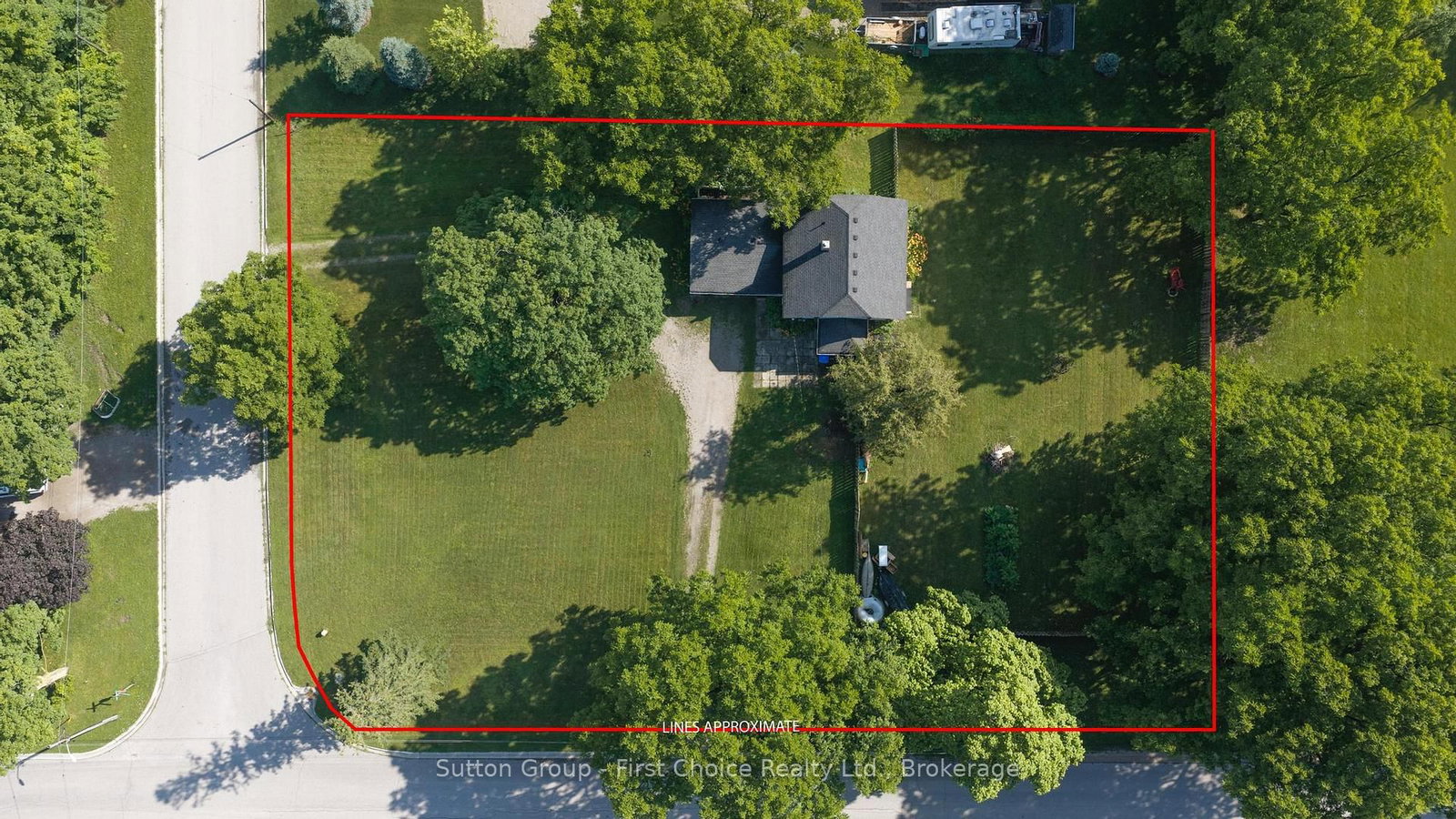 33 Bayfield Street • Huron East, ON photo 4
