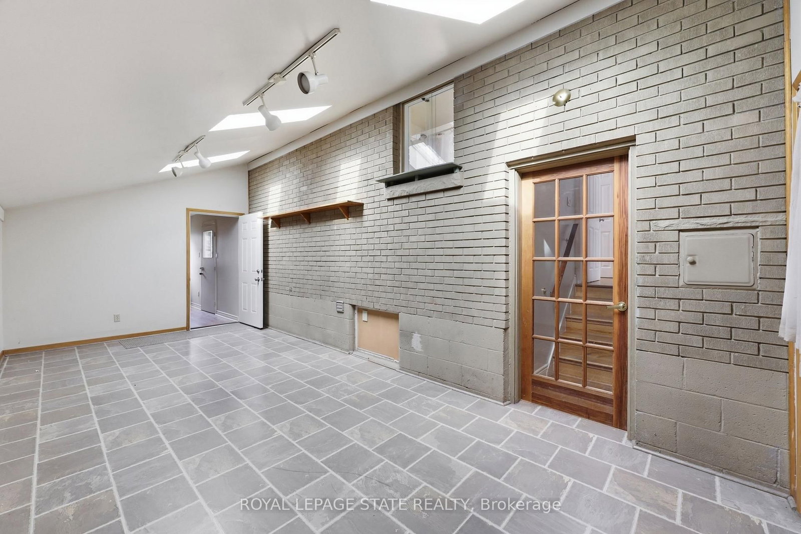 304 Whitney Avenue • Hamilton, ON photo 25