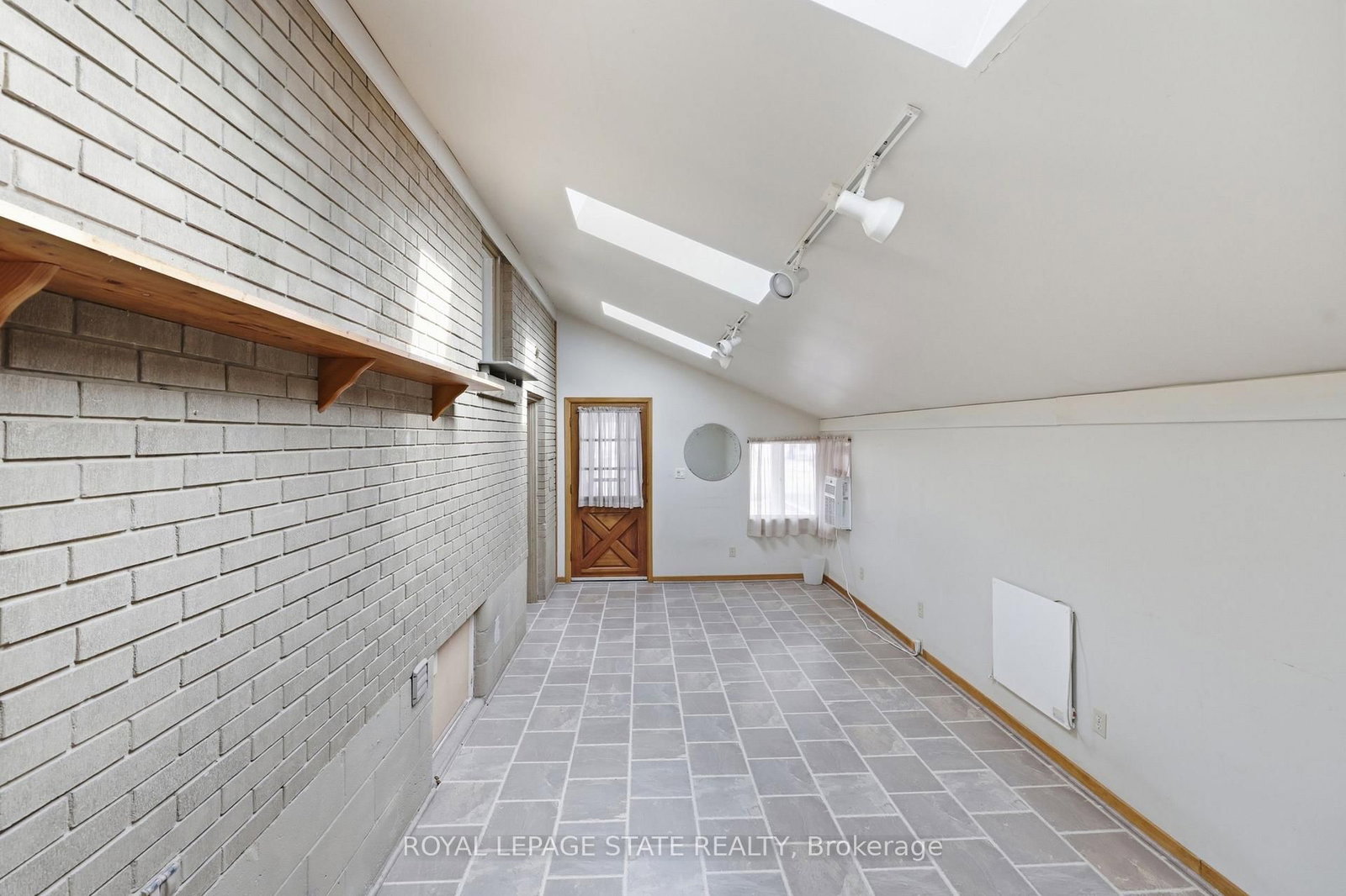 304 Whitney Avenue • Hamilton, ON photo 27