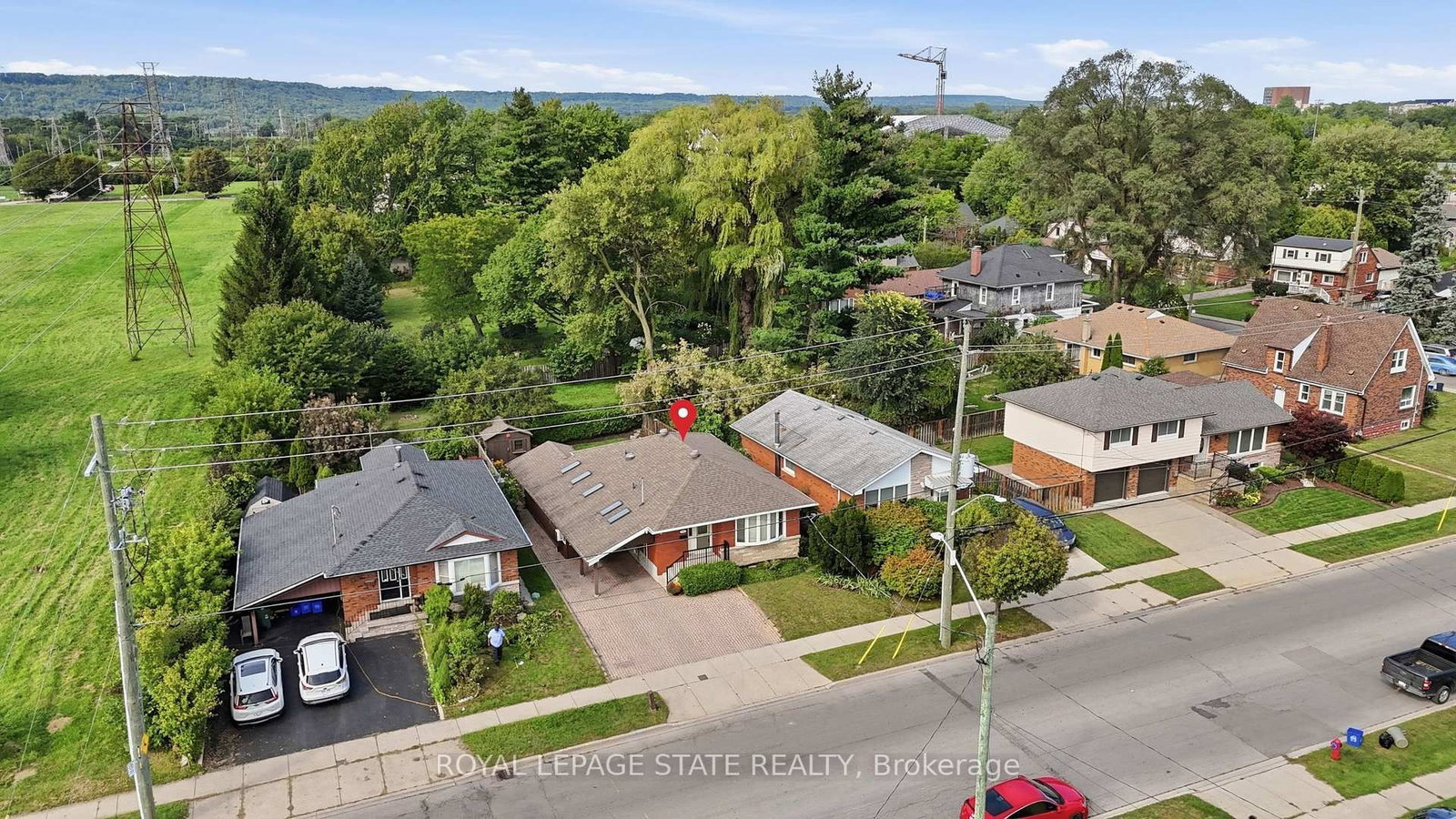 304 Whitney Avenue • Hamilton, ON photo 4