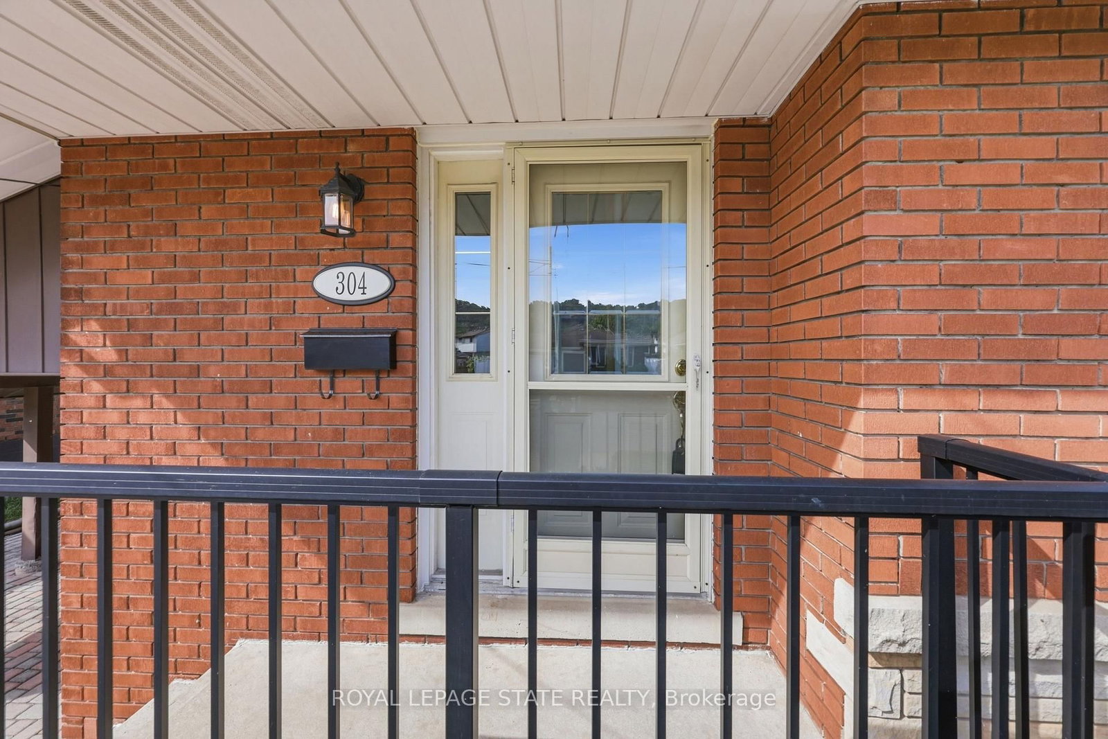 304 Whitney Avenue • Hamilton, ON photo 5