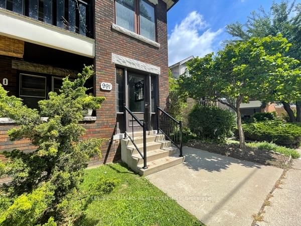 4 - 991 Main Street E