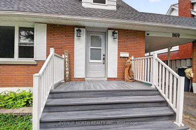 869 Chapman Boulevard • Ottawa, ON photo 3