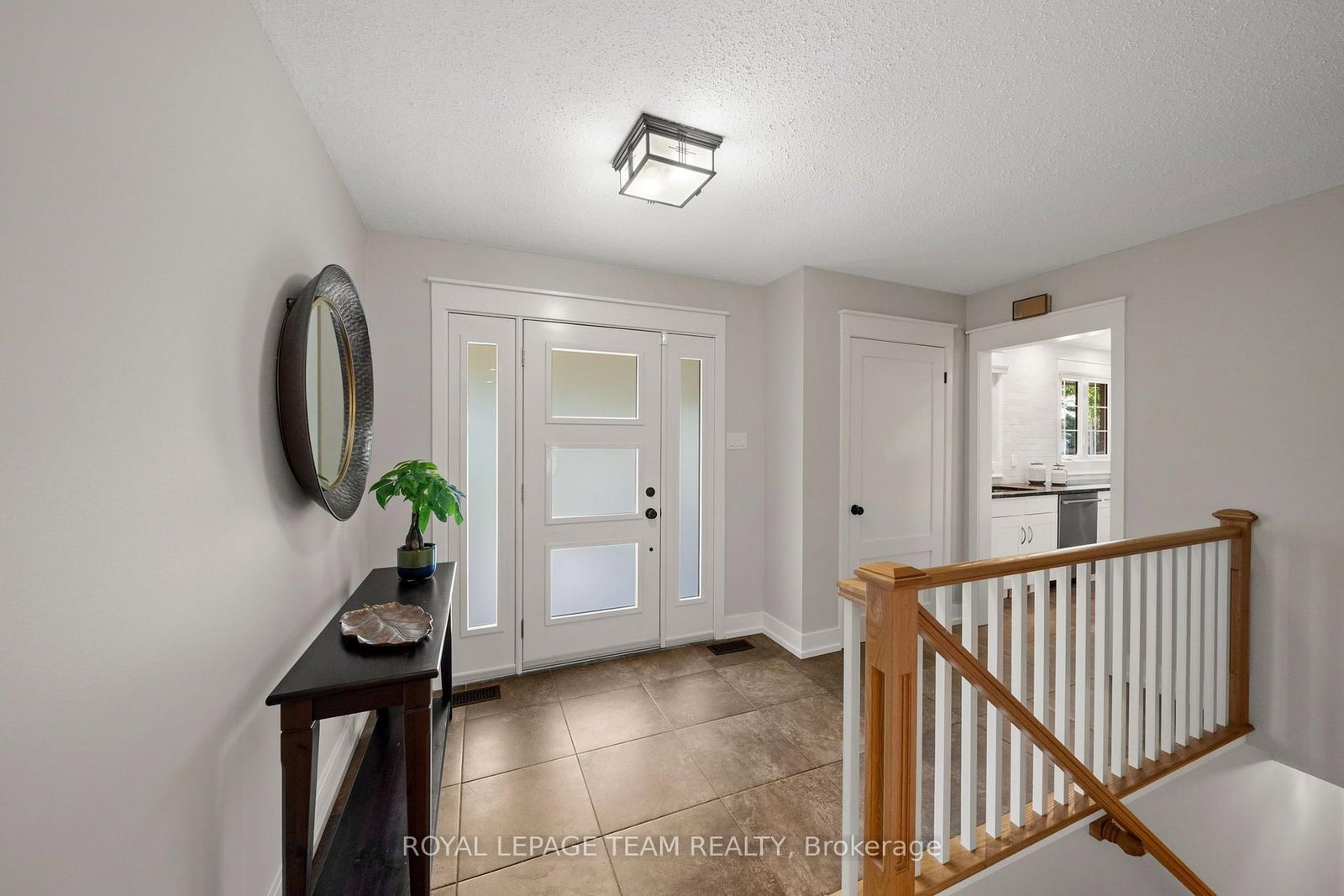 1279 Fairway Drive • Manotick, ON photo 5