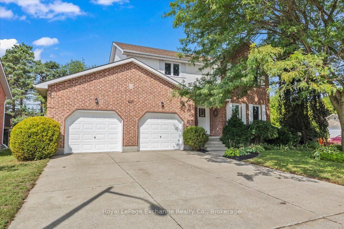 621 Lynden Crescent • Kincardine, ON photo 1