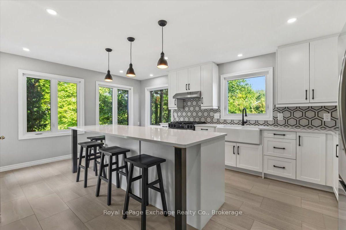621 Lynden Crescent • Kincardine, ON photo 10