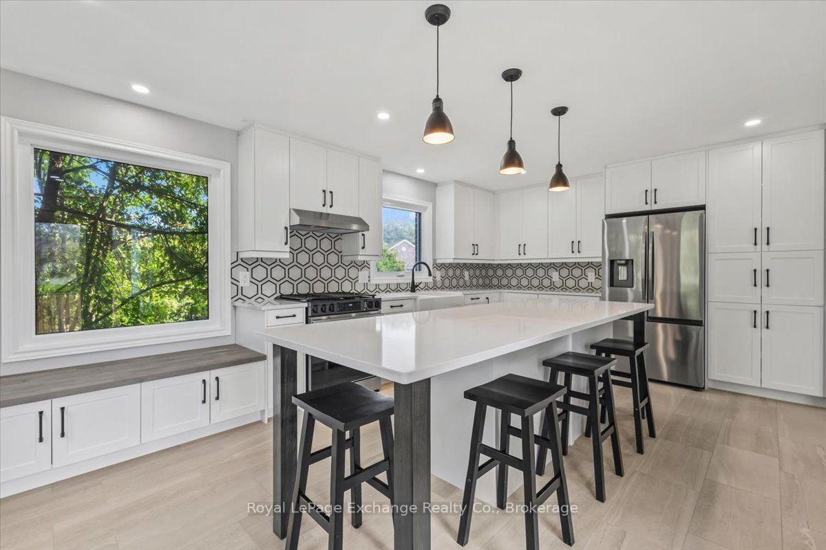 621 Lynden Crescent • Kincardine, ON photo 11