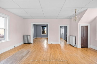 151 Renfrew Avenue W • Renfrew, ON photo 8