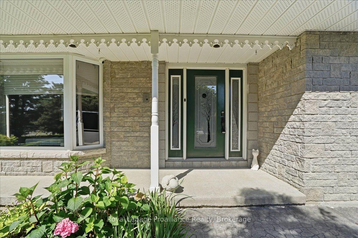 12 Experimental Farm Road • Trenton, ON photo 4