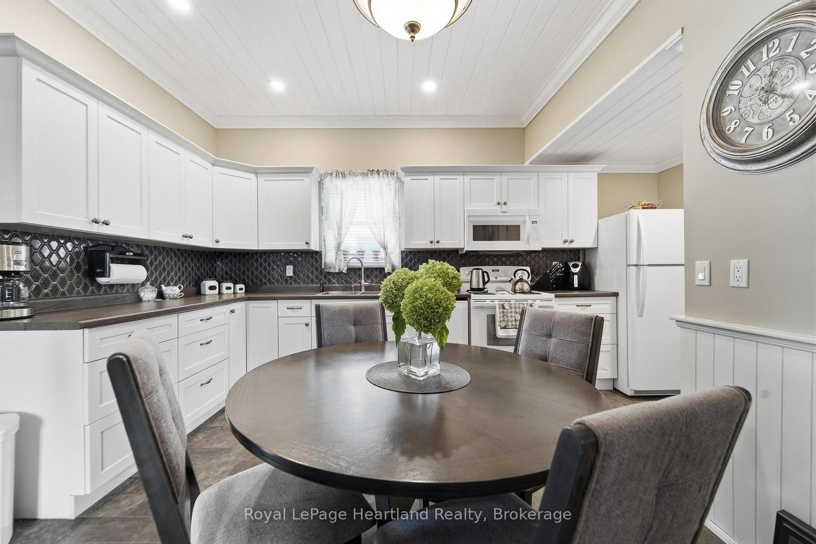 409 Gypsy Lane • North Huron, ON photo 13