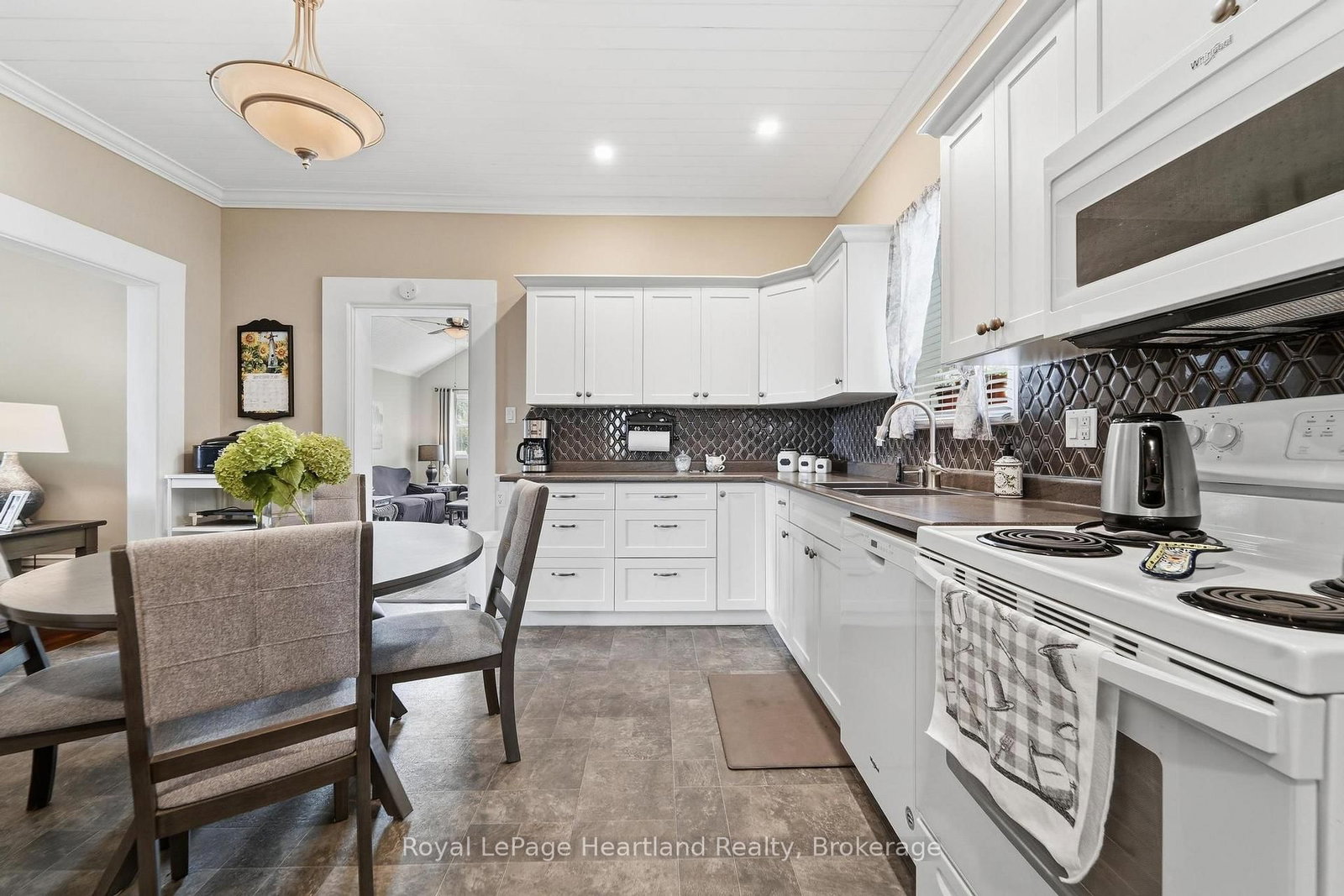 409 Gypsy Lane • North Huron, ON photo 14